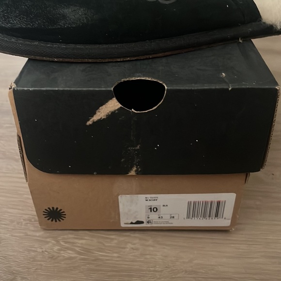 ugg slippers - Picture 5 of 5